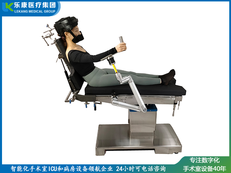 機械蜘蛛臂（外科手術固定裝置）